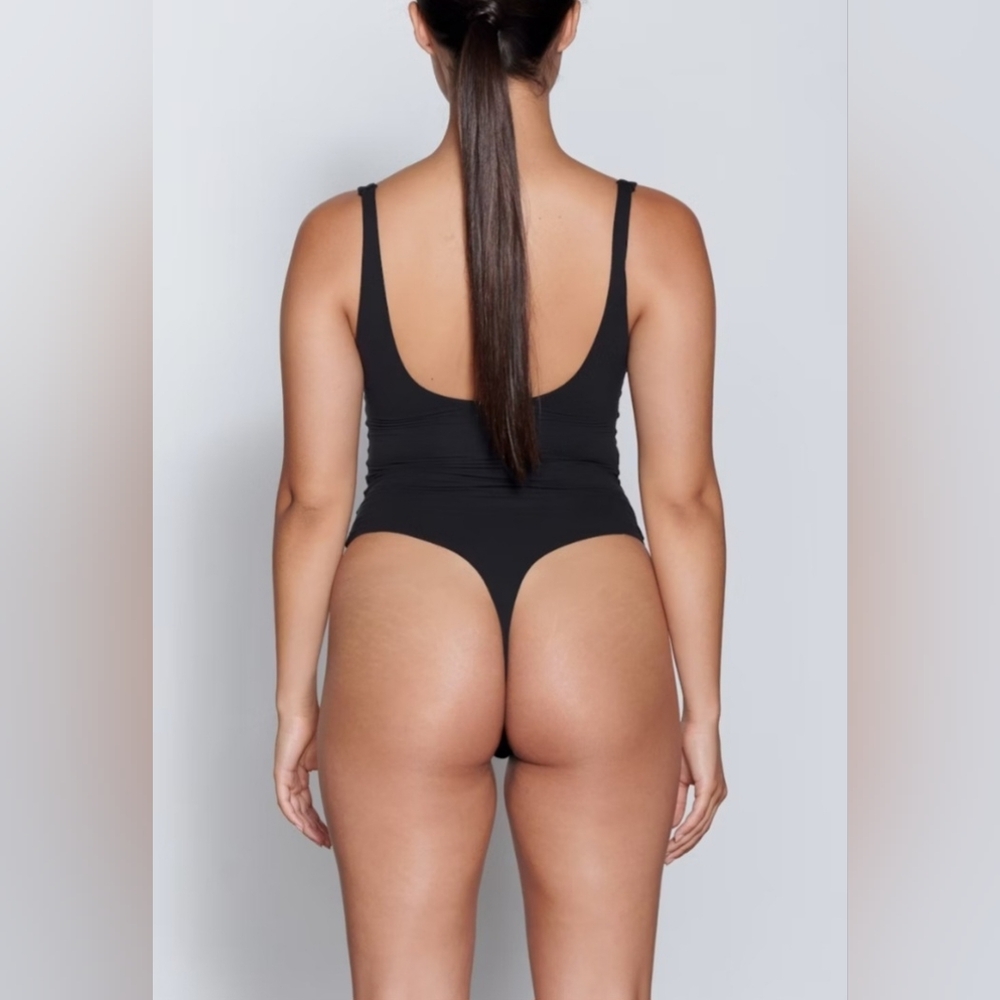 NWT SKIMS Fits Everybody Square Neck Bodysuit - Onyx-M, Jasper-L - Picture 2 of 7
